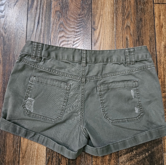 Mossimo Supply‎ Co. Army Green Shorts. Size 0. - Picture 2 of 5